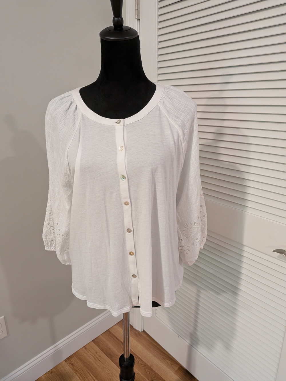 J - Jill White Button-Front Women's Top with Eyelet Sleeves Size M